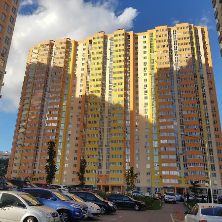 Стильная и уютная квартира в новом доме на Оболони Киев Экстерьер фото